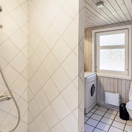 9 Person In Vakantiehuis Jerup